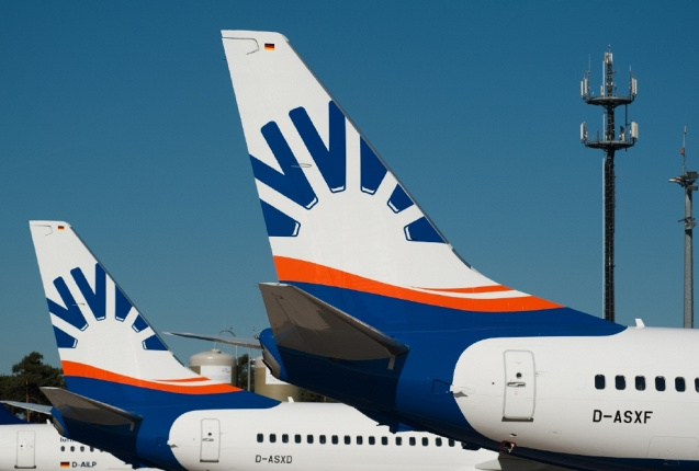 Leitwerke zweier Boeing 737-800 der Sunexpress Deutschland., © Sunexpress