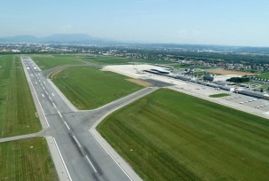 Ausgebautes Rollwegsystem am Flughafen Graz, © Flughafen Graz