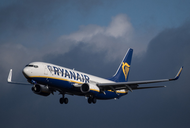 Eine Maschine des irischen Billigfliegers Ryanair landet auf dem Flughafen in Frankfurt am Main., © dpa/Boris Roessler