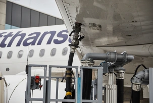 Betankung eines Lufthansa-Flugzeugs, © Lufthansa