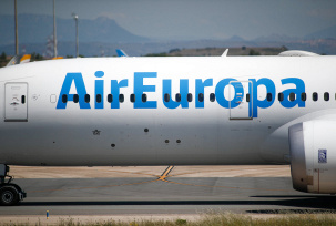 Ein Flugzeug der Air Europa., © dpa/Oscar J. Barroso