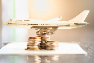 Luftfahrt braucht viel Geld., © Adobe Stock/Montri Thipsorn