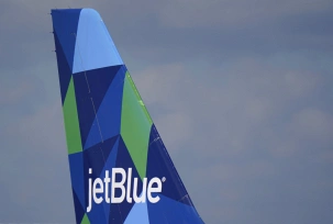 Das Seitenleitwerk einer Jetblue-Maschine., © DPA/Wilfredo Lee