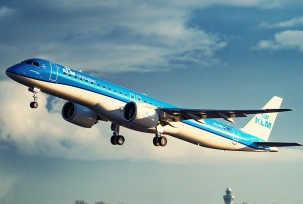 Eine Embraer E195-E2 von KLM Cityhopper., © AirTeamImages.com