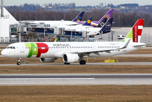 Flugzeuge von Tap und Lufthansa., © AirTeamImages.com/Carlos Enamorado