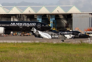 Flugzeuge der Air New Zealand am Flughafen Auckland International., © AirTeamImages.com/Colin Hunter