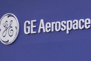 Logo von GE Aerospace auf der Farnborough International Airshow, © DPA/Jonathan Brady