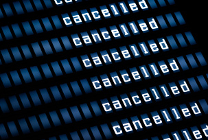 Fluggastrechte unterscheiden sich je nach Abflugort und Airline: Während etwa EU-Rechte umfassende Leistungen garantieren, beruhen sie in den USA oft noch auf Kulanz., © DPA/Moritz Frankenberg
