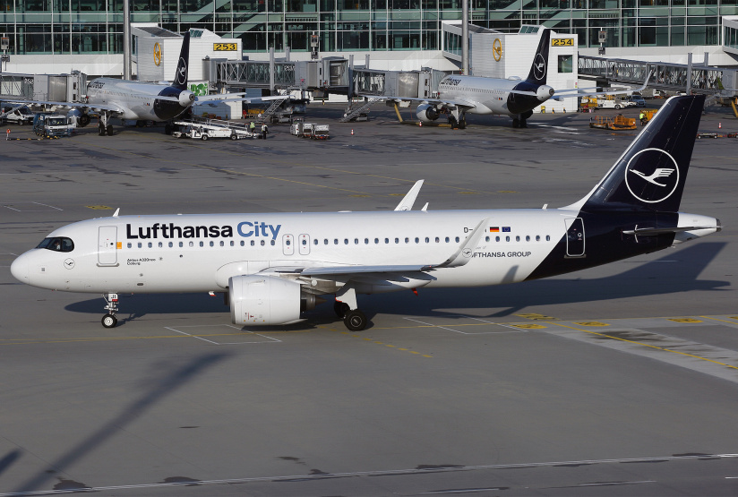 Zu kleine Flugzeuge: Lufthansa City beendet Flüge zwischen München und Hamburg, © Lufthansa City Airlines/Thomas Ingendorn