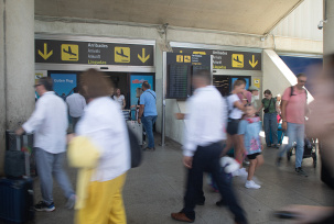 Passagiere ab Flughafen Palma de Mallorca., © DPA/Clara Margais