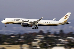 Airbus A350-900 von Starlux im Endanflug., © AirTeamImages.com/Enda Burke