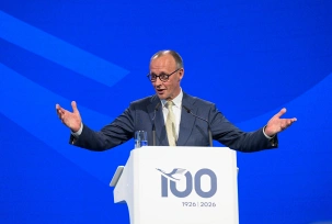 Bundeskanzler Friedrich Merz (CDU), spricht auf der Veranstaltung zum 100. Lufthansa-Jubiläum., © DPA/Hannes P Albert