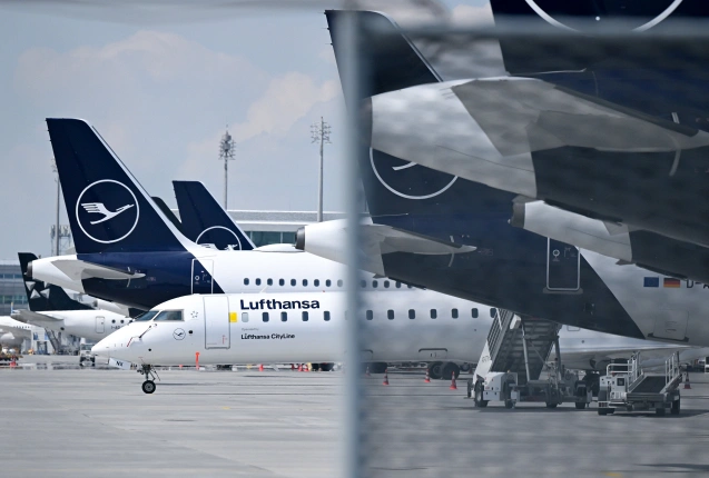 Flugzeuge der Lufthansa und der Lufthansa Cityline stehen am Flughafen München., © DPA/Sven Hoppe
