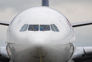 Nahaufnahme eines Airbus A330 von Delta Air Lines., © DPA/Boris Roessler