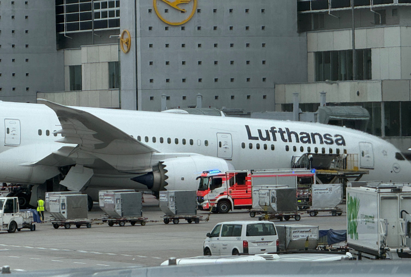 Zwischenfall in Frankfurt: Lufthansa-787-Bugfahrwerk fährt am Gate ein, © DPA/Mike Seeboth