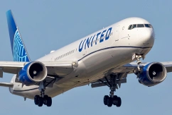 Boeing 767 von United Airlines im Endanflug., © AirTeamImages.com