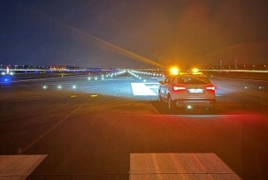Der Flughafen Frankfurt hat auf der Nordwest-Landebahn nun LEDs verbaut., © Fraport