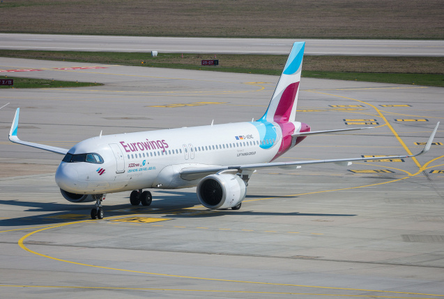 Ein Airbus A320 Neo von Eurowings auf dem Flughafen Stuttgart., © DPA/Christoph Schmidt