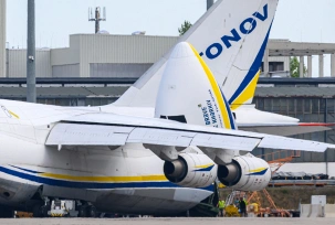 Ukrainische Antonov-Flugzeuge werden am Flughafen Leipzig/Halle gewartet., © DPA/Hendrik Schmidt