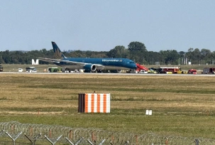 Eine Maschine der Vietnam Airlines Maschine ist kurz nach ihrem Start vom Münchner Flughafen dort wieder gelandet, © DPA/Uwe Lorz