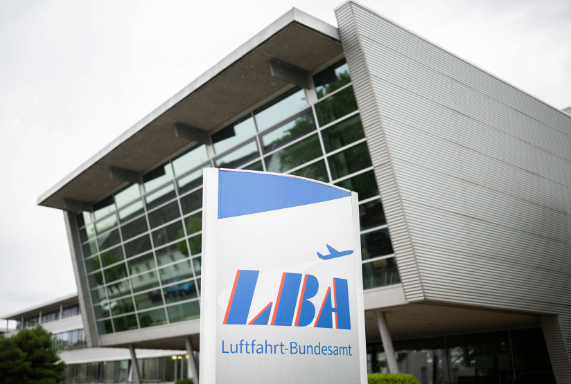 Amtsantritt beim LBA, Erkenntnisse Drohnenanschlag Leipzig/Halle, Google-KI gegen Kondensstreifen, © DPA/Julian Stratenschulte