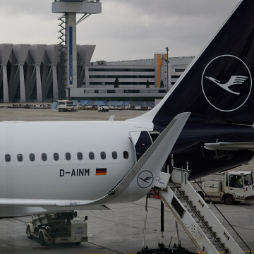 Eine der beiden Starlink-Antennen: Sie sind kaum noch wahrnehmbar., © airliners.de/Andreas Sebayang