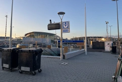 Praktisch fertig. Der Ausgang des U-Bahnhofs im Bereich des Bürogebietes am Flughafen Düsseldorf., © airliners.de/Andreas Sebayang